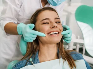 تفاوت متخصص ایمپلنت و دندانپزشک عمومی